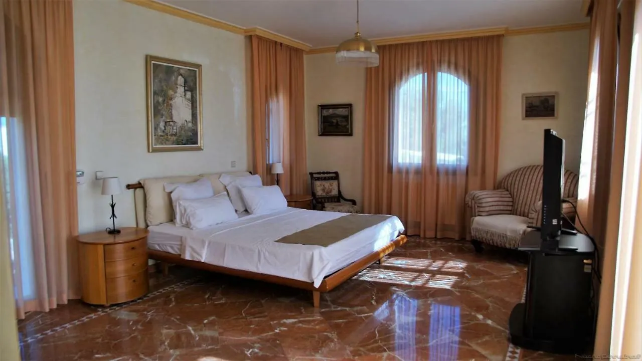 Luxury Villa Hortensia 마르베야